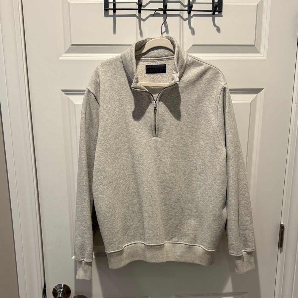 Abercrombie & Fitch Light Gray Zip-Up Sweater